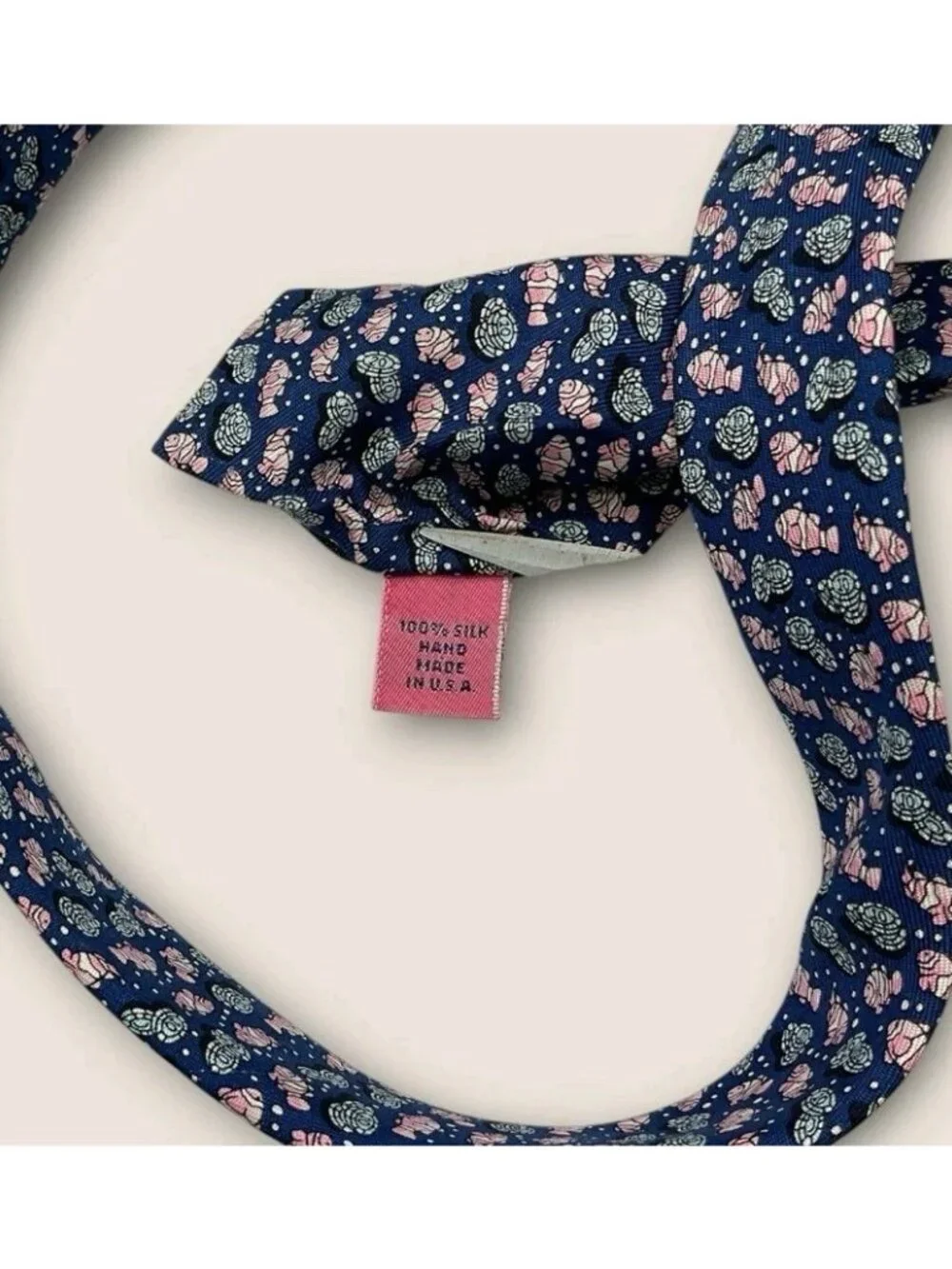 VINEYARD VINES Silk Tie USA XL Blue Pink Fish Coin W:3.7